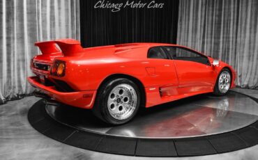 Lamborghini-Diablo-VT-1994-Coupe-4