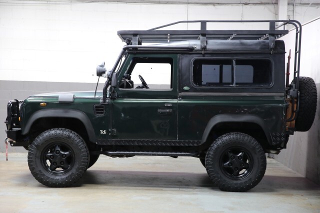 Land-Rover-Defender-1984-Coupe-1