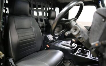 Land-Rover-Defender-1984-Coupe-14