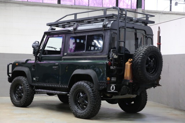 Land-Rover-Defender-1984-Coupe-15