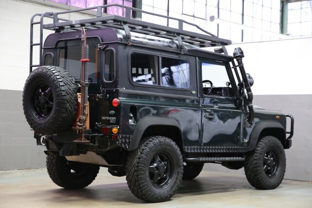 Land-Rover-Defender-1984-Coupe-17