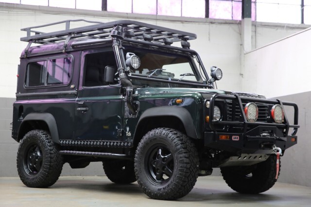 Land-Rover-Defender-1984-Coupe-19