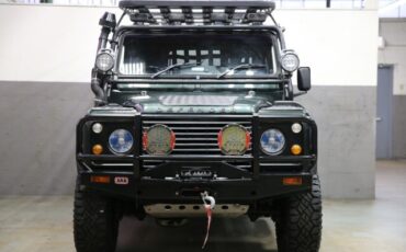 Land-Rover-Defender-1984-Coupe-2