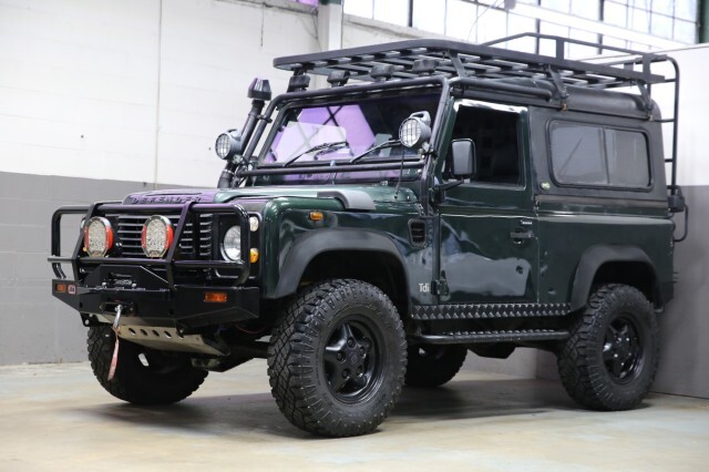 Land-Rover-Defender-1984-Coupe-21