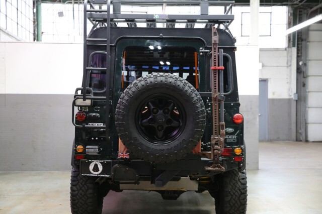 Land-Rover-Defender-1984-Coupe-4