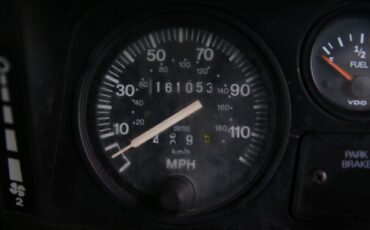 Land-Rover-Defender-1984-Coupe-7