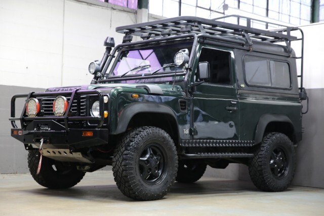 Land-Rover-Defender-1984-Coupe