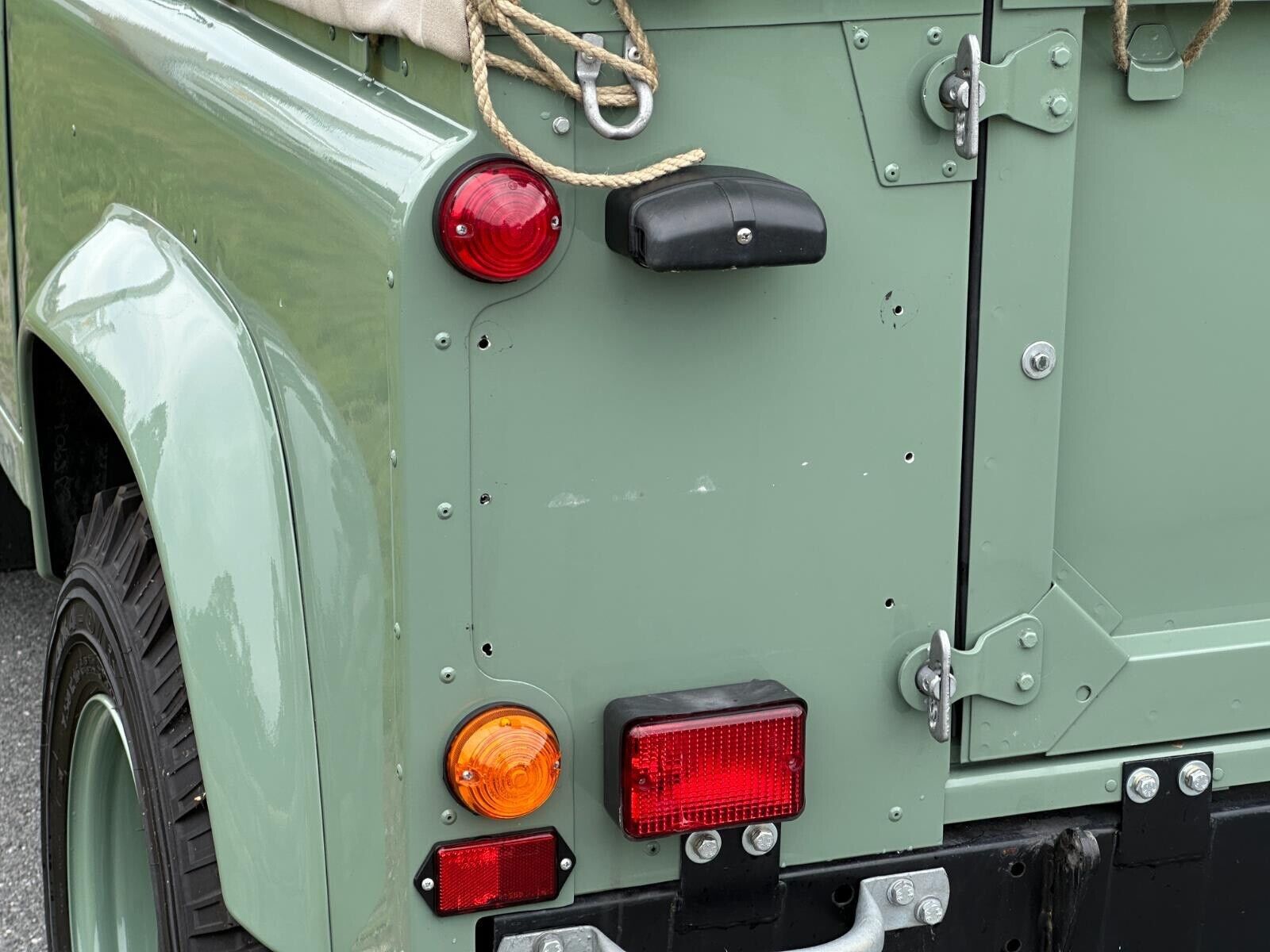 Land-Rover-Defender-1986-10