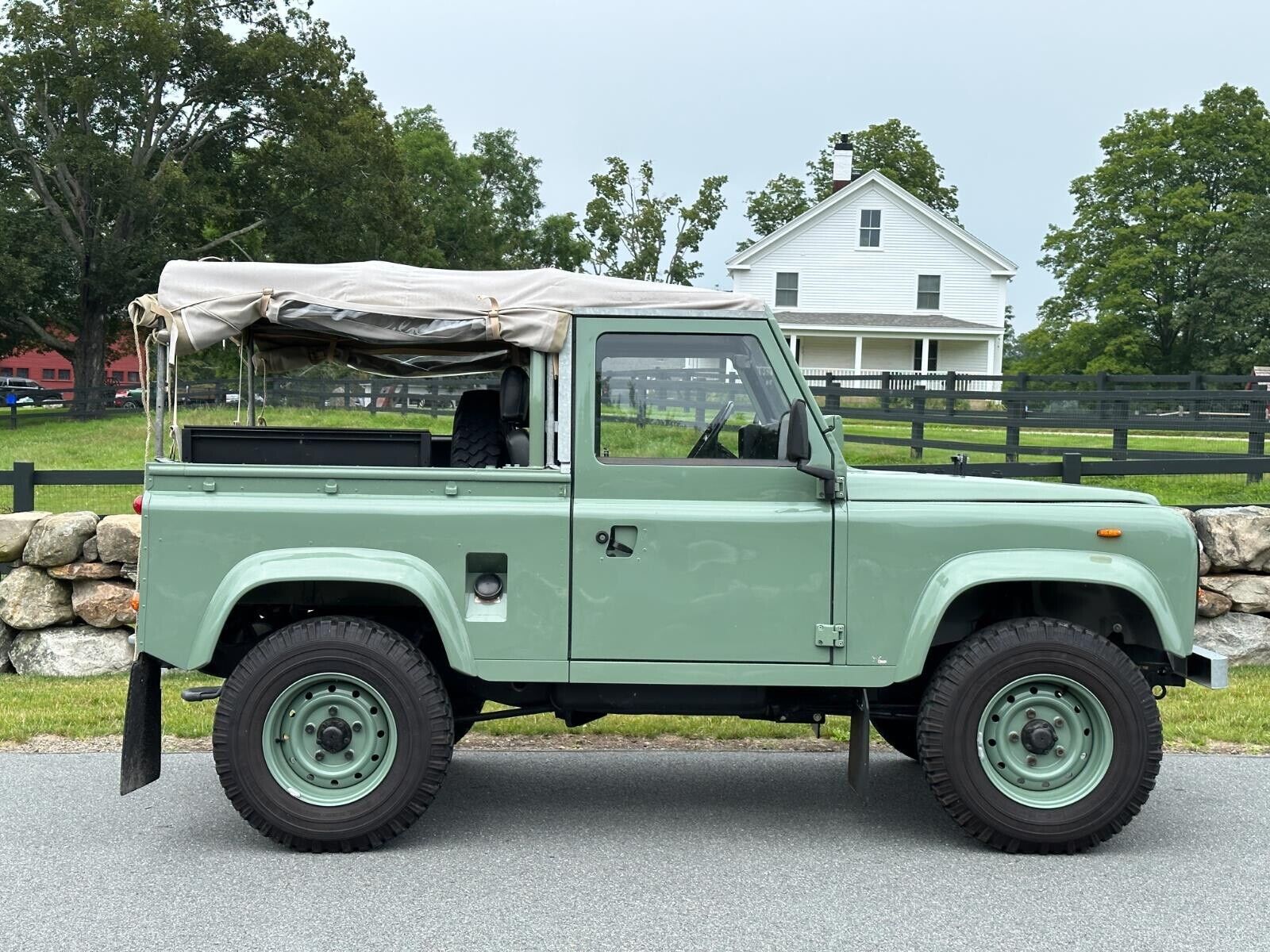 Land-Rover-Defender-1986-15