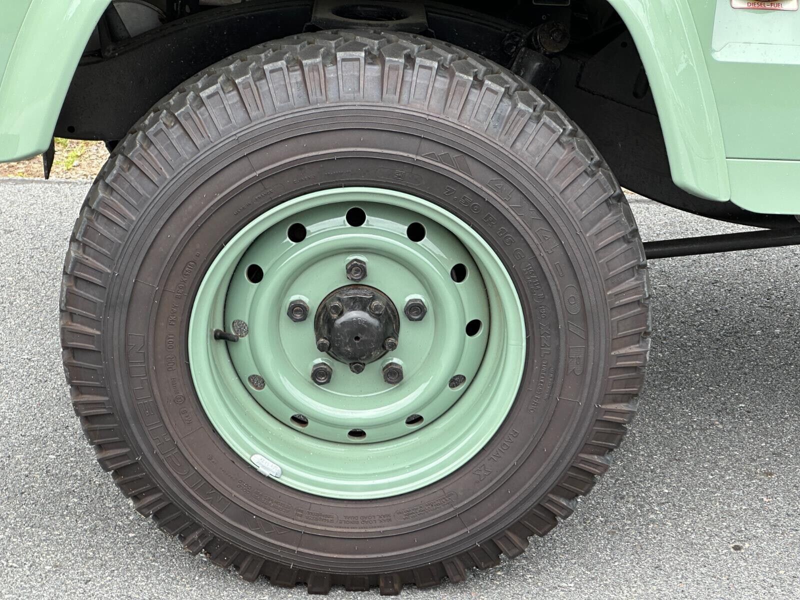 Land-Rover-Defender-1986-16