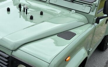 Land-Rover-Defender-1986-18