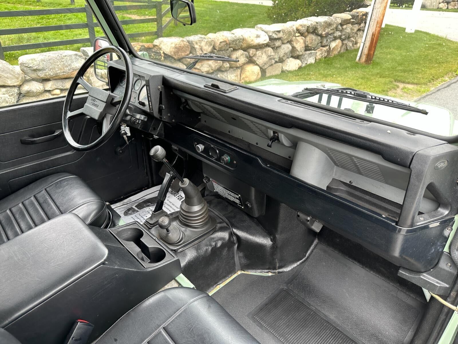 Land-Rover-Defender-1986-19