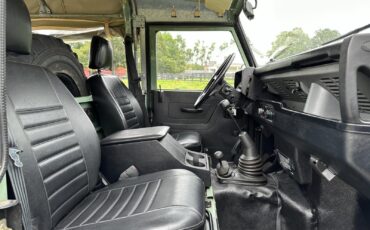 Land-Rover-Defender-1986-20