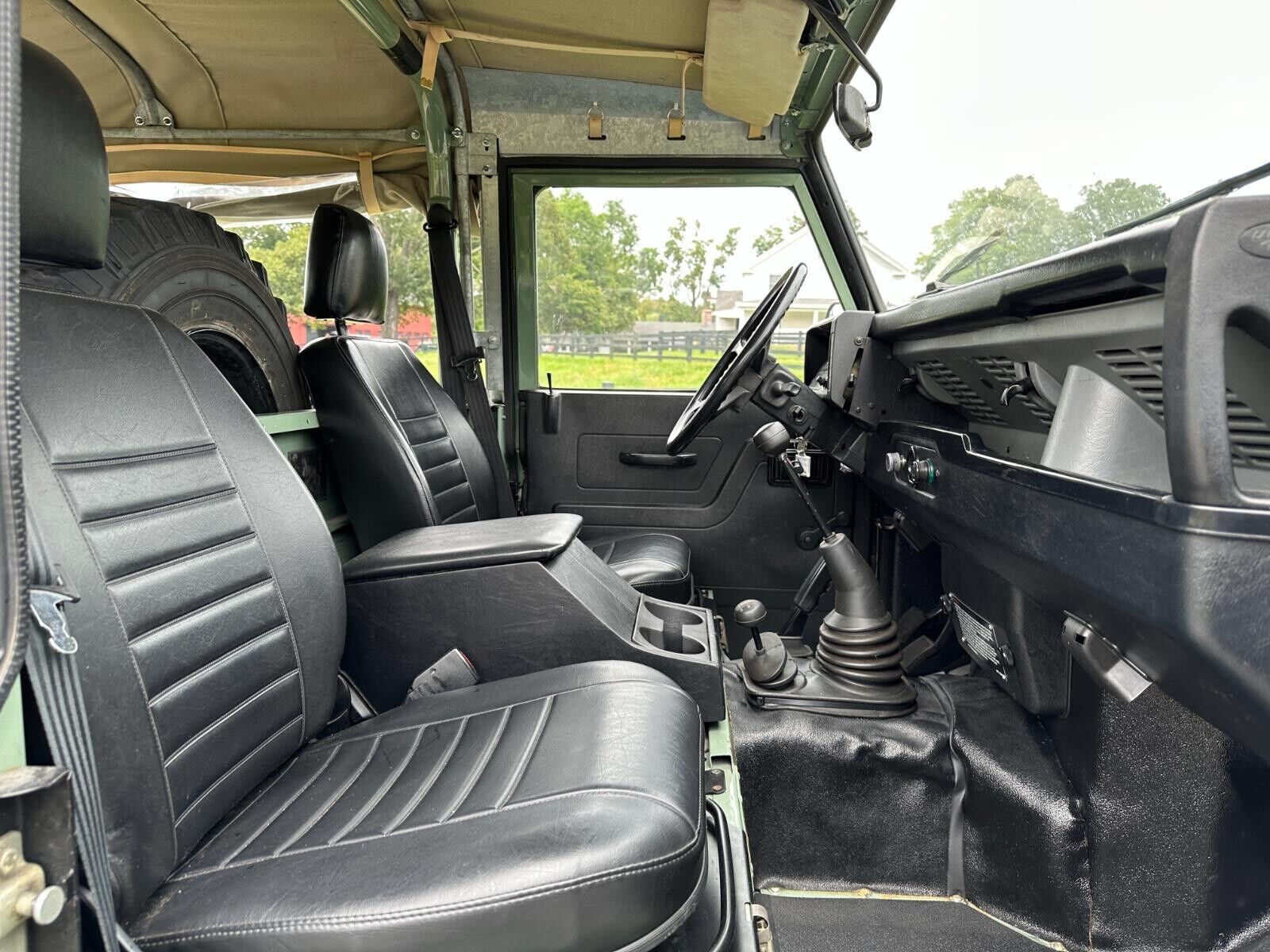 Land-Rover-Defender-1986-20