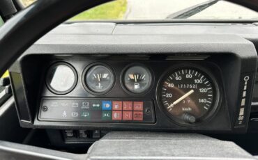Land-Rover-Defender-1986-25