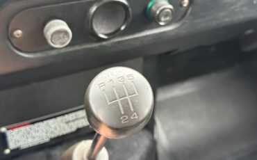 Land-Rover-Defender-1986-26