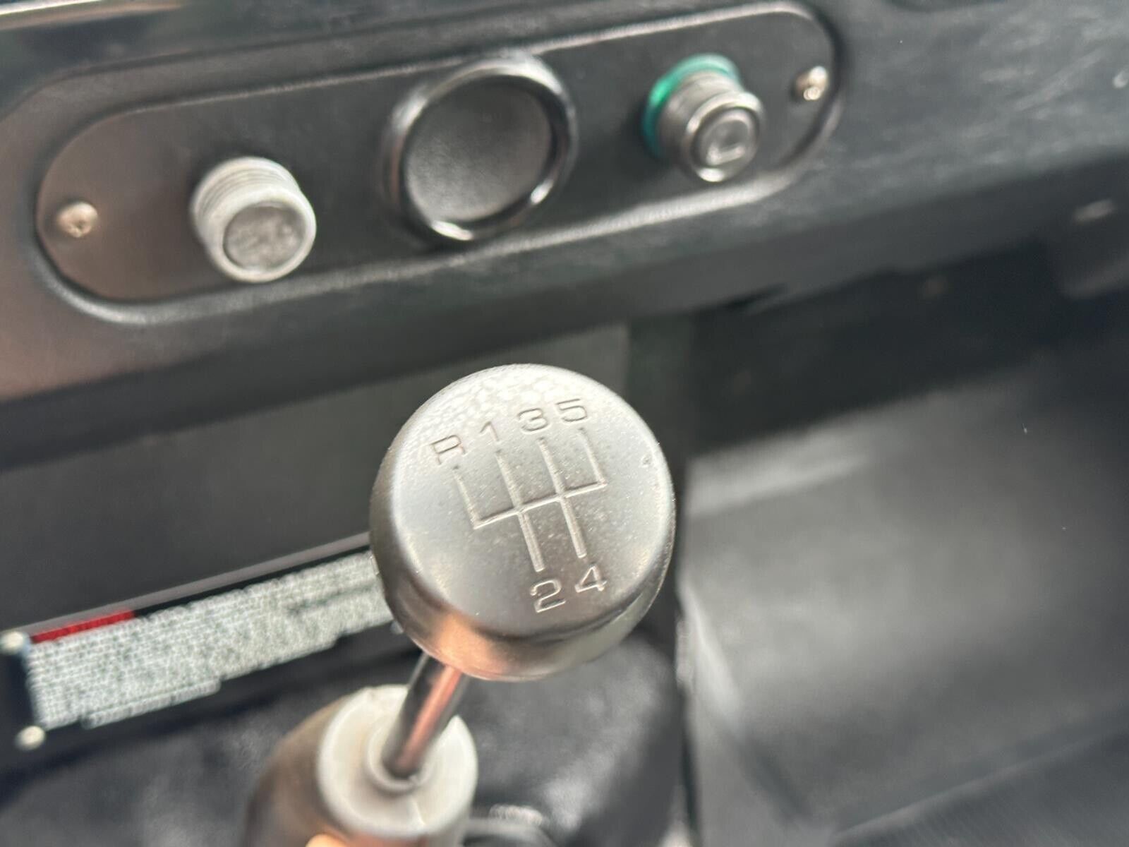 Land-Rover-Defender-1986-26