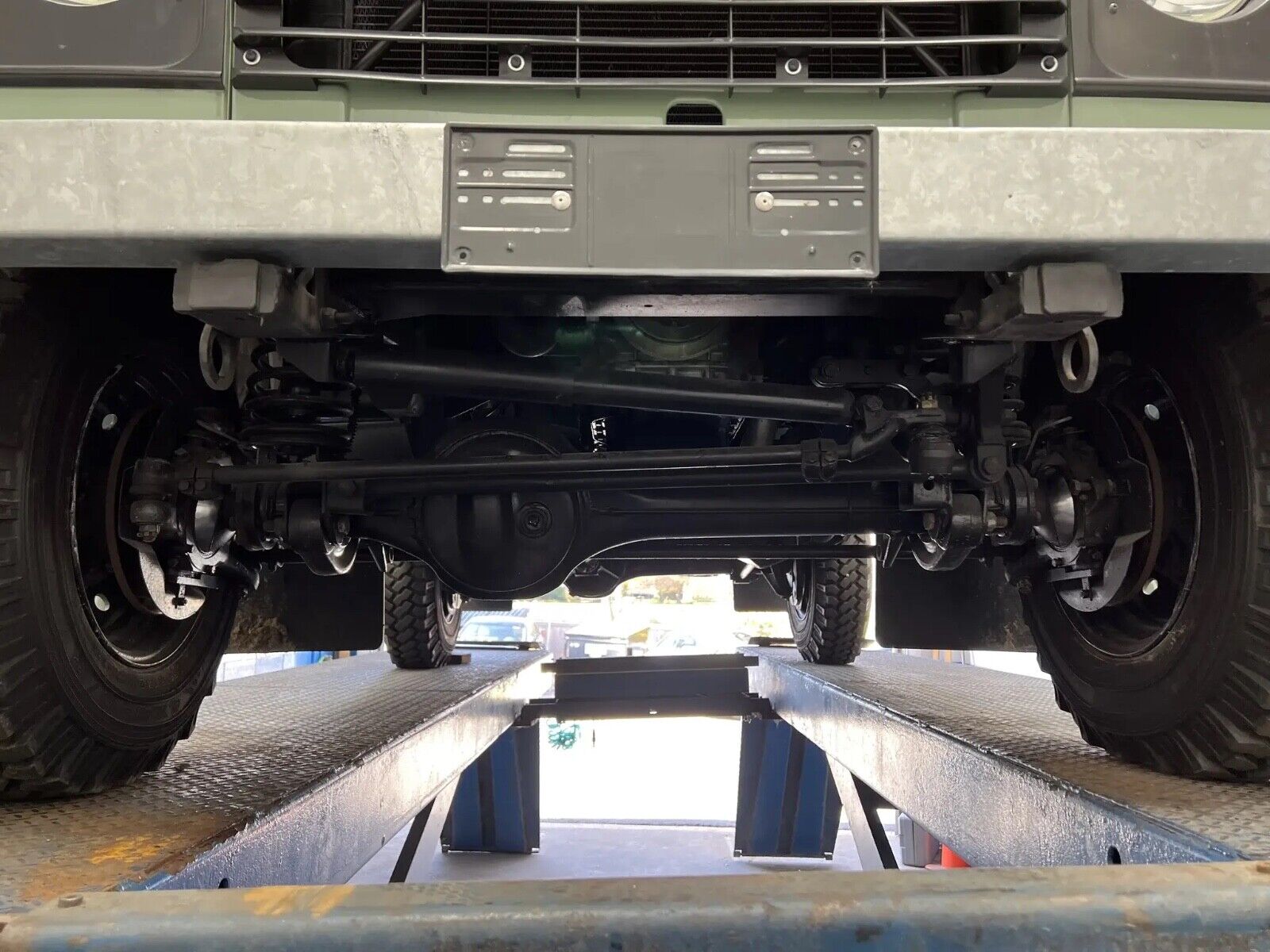 Land-Rover-Defender-1986-29