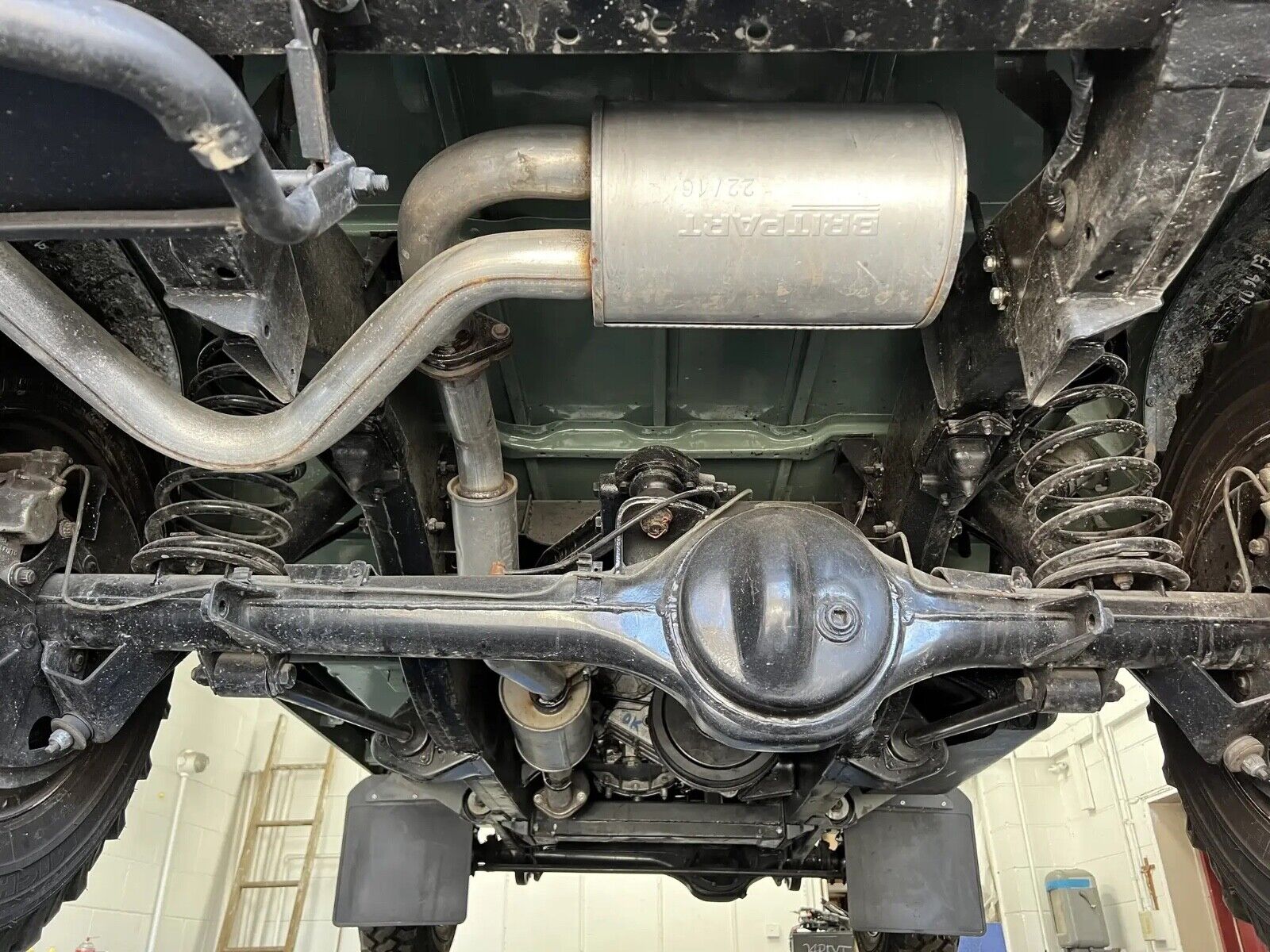 Land-Rover-Defender-1986-31