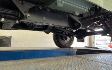 Land-Rover-Defender-1986-34