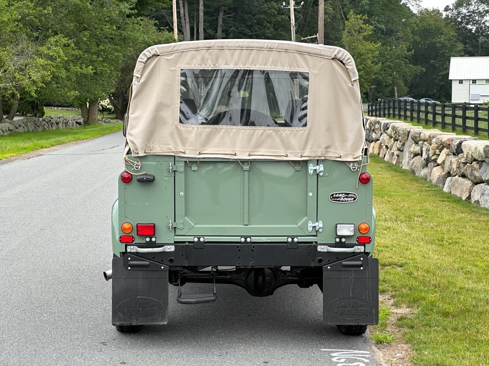 Land-Rover-Defender-1986-4