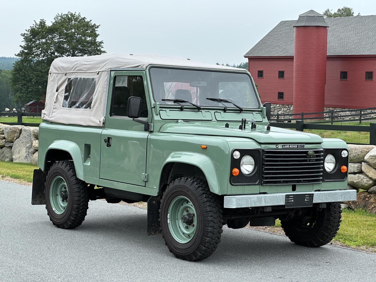 Land-Rover-Defender-1986-6