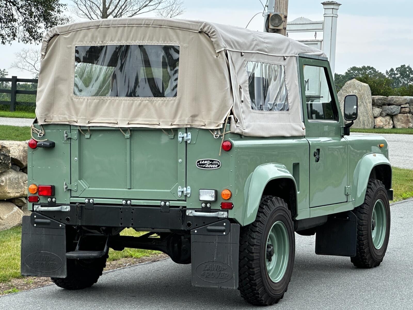 Land-Rover-Defender-1986-9