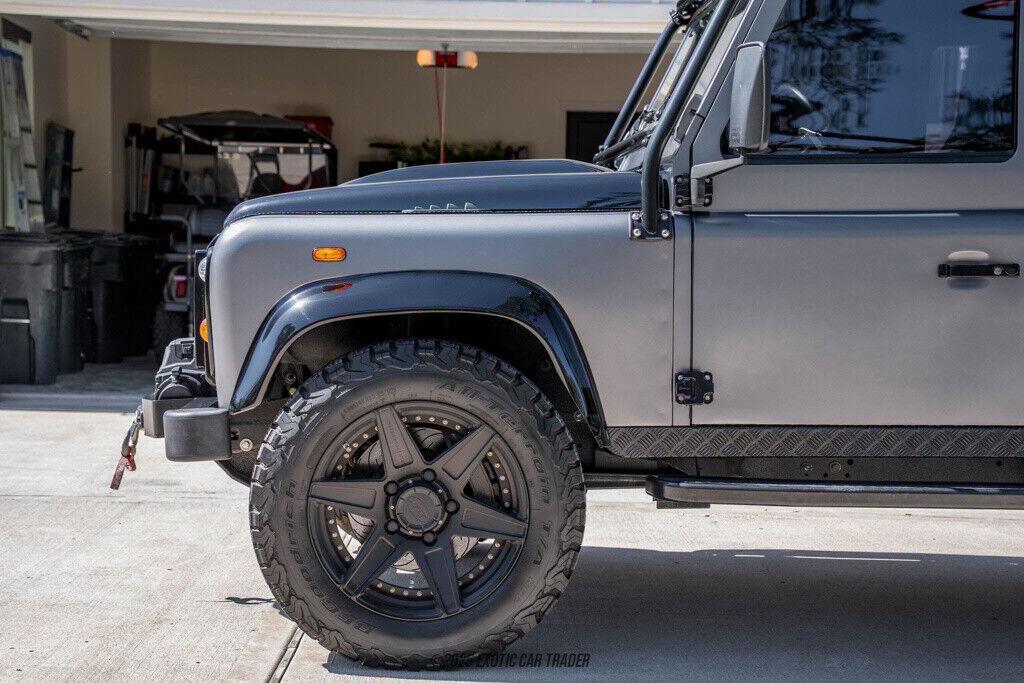 Land-Rover-Defender-1988-Other-3