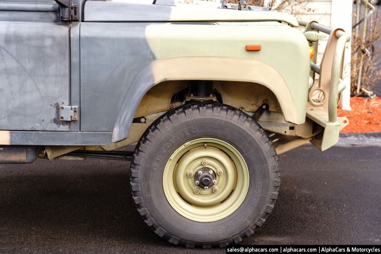 Land-Rover-Defender-1989-Pickup-Truck-14