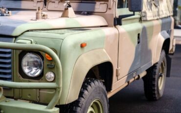 Land-Rover-Defender-1989-Pickup-Truck-21