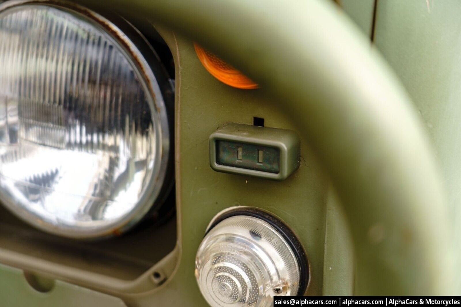 Land-Rover-Defender-1989-Pickup-Truck-22