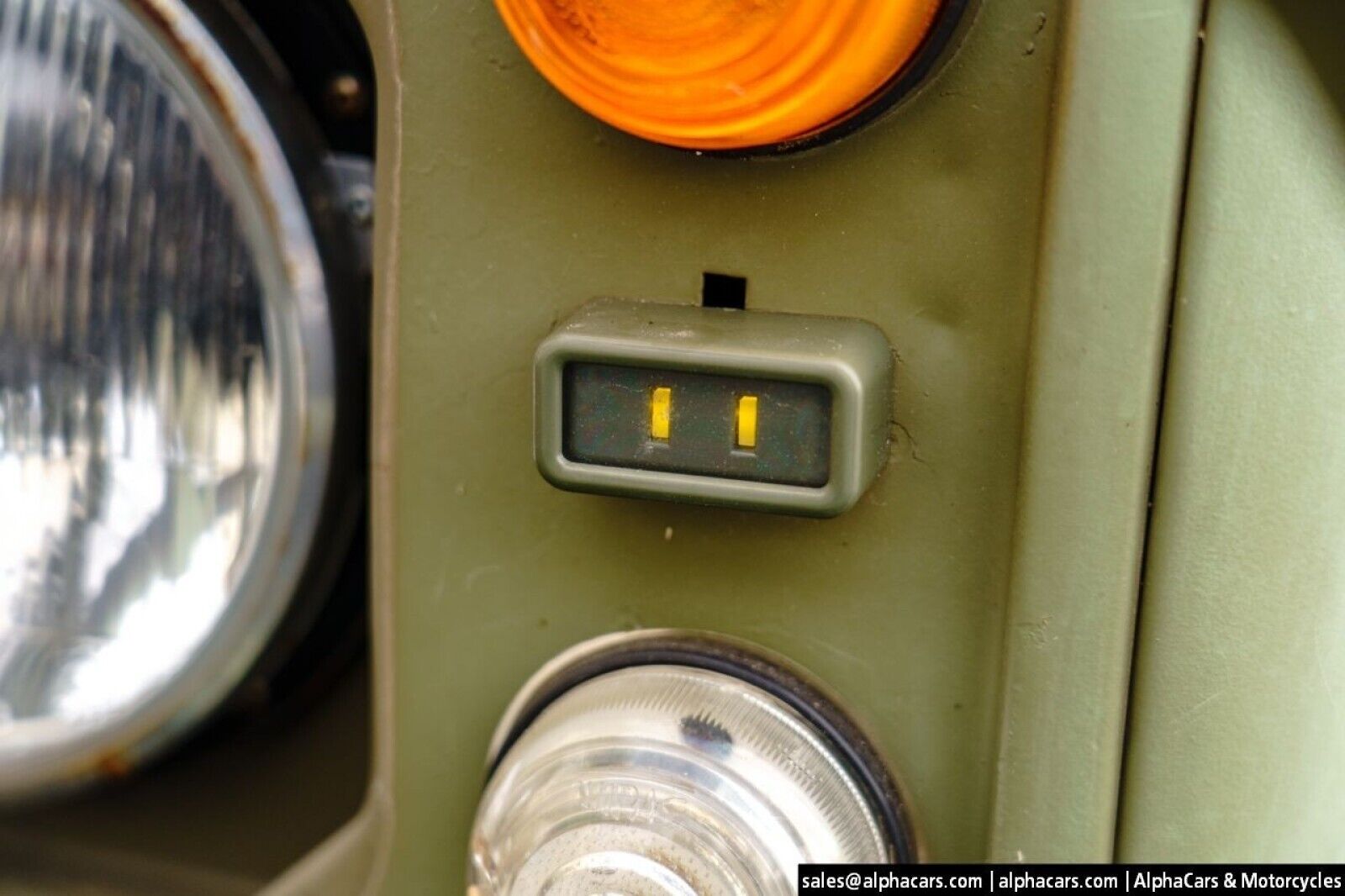 Land-Rover-Defender-1989-Pickup-Truck-23