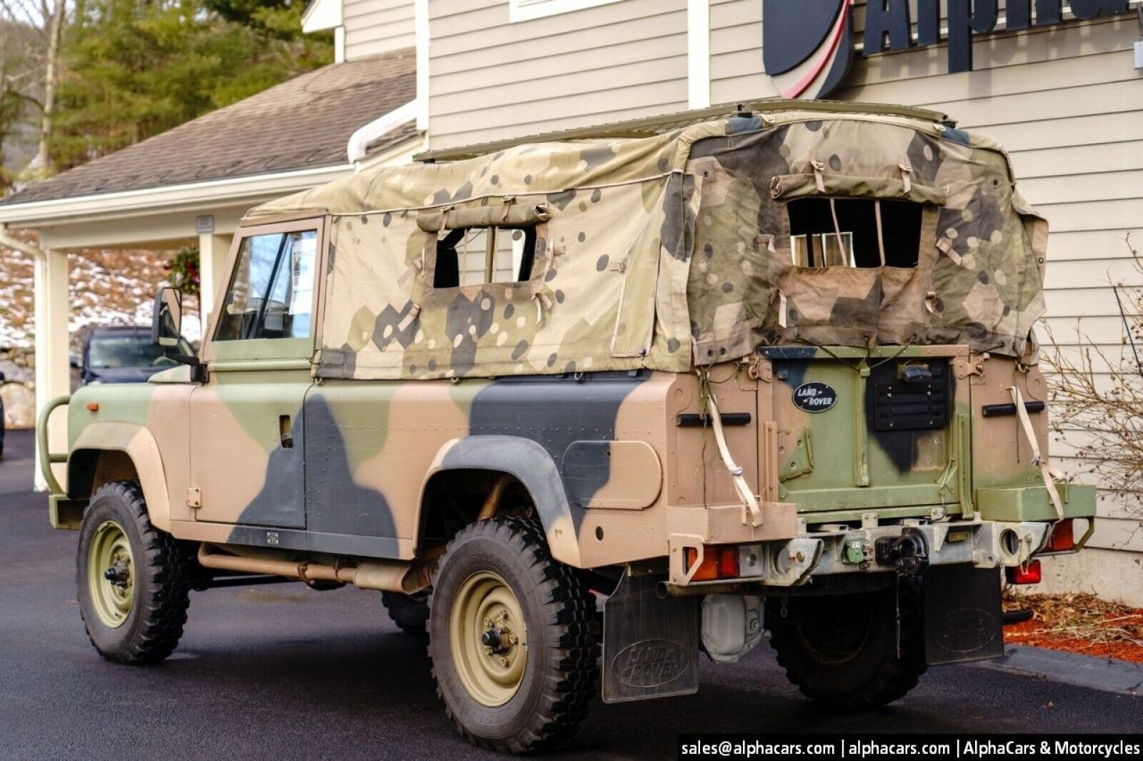 Land-Rover-Defender-1989-Pickup-Truck-3