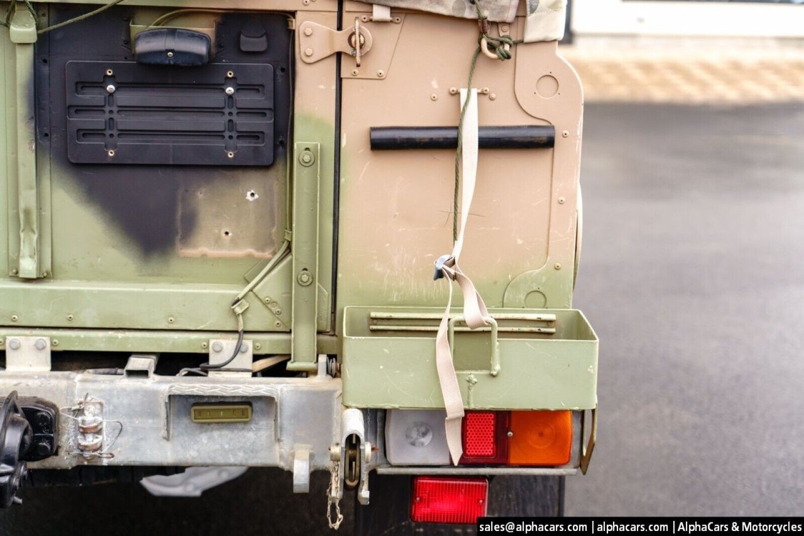 Land-Rover-Defender-1989-Pickup-Truck-30