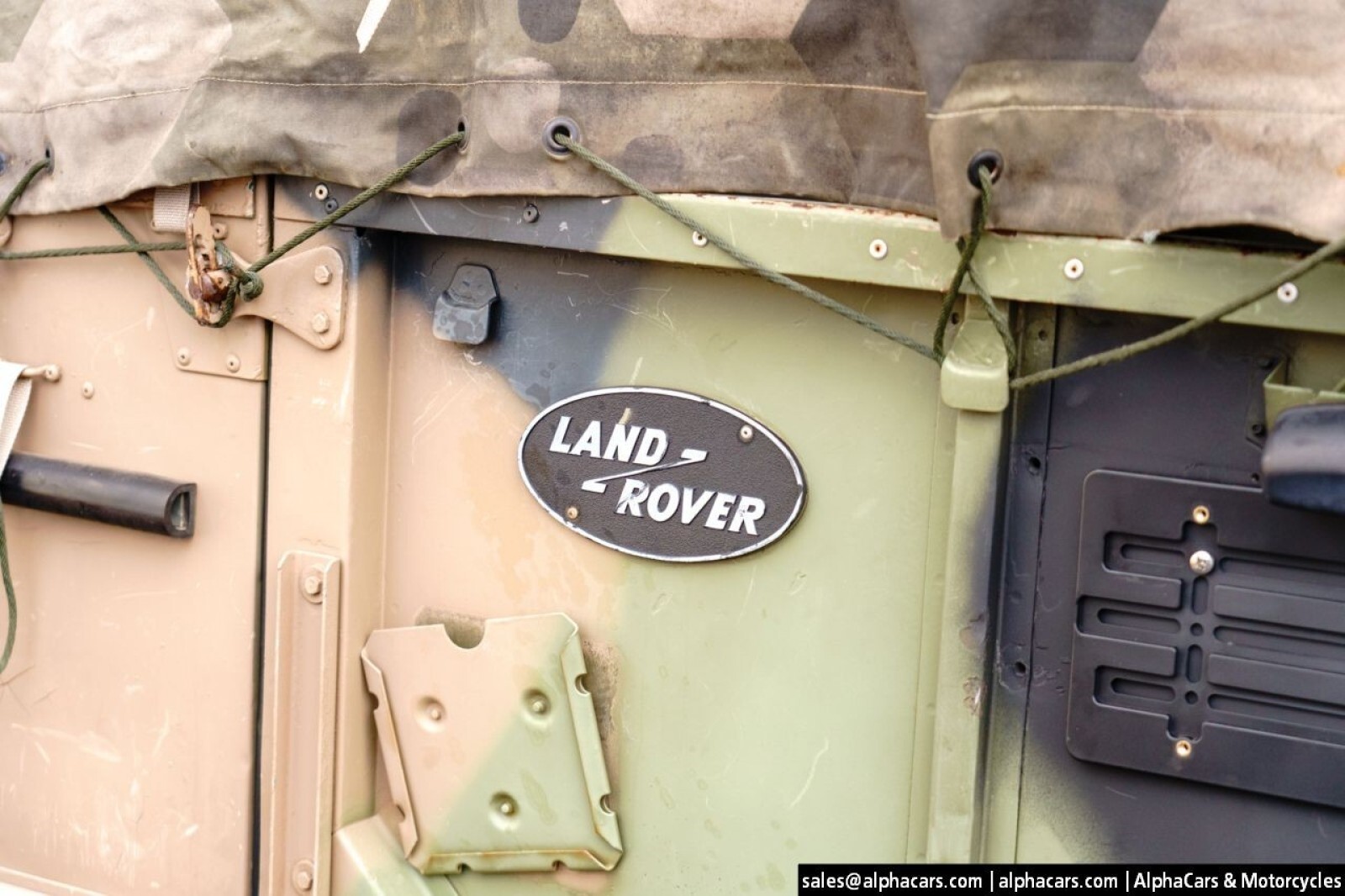 Land-Rover-Defender-1989-Pickup-Truck-32