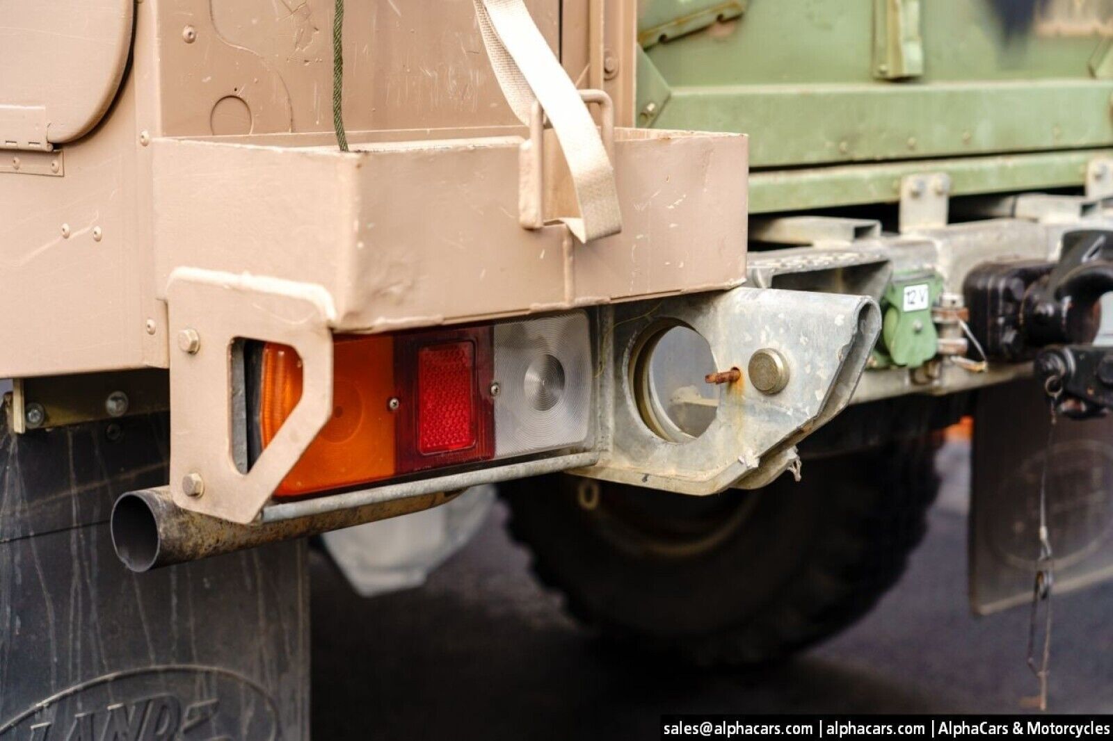Land-Rover-Defender-1989-Pickup-Truck-33