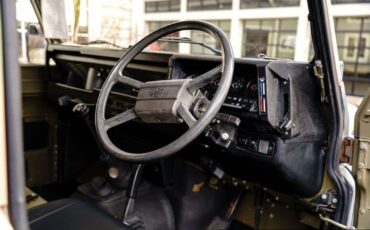 Land-Rover-Defender-1989-Pickup-Truck-35