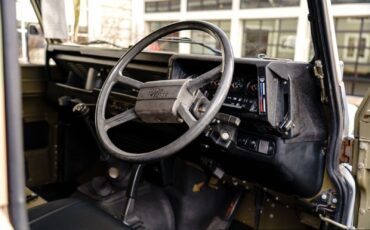 Land-Rover-Defender-1989-Pickup-Truck-35