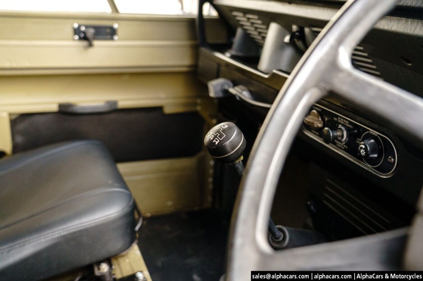 Land-Rover-Defender-1989-Pickup-Truck-37