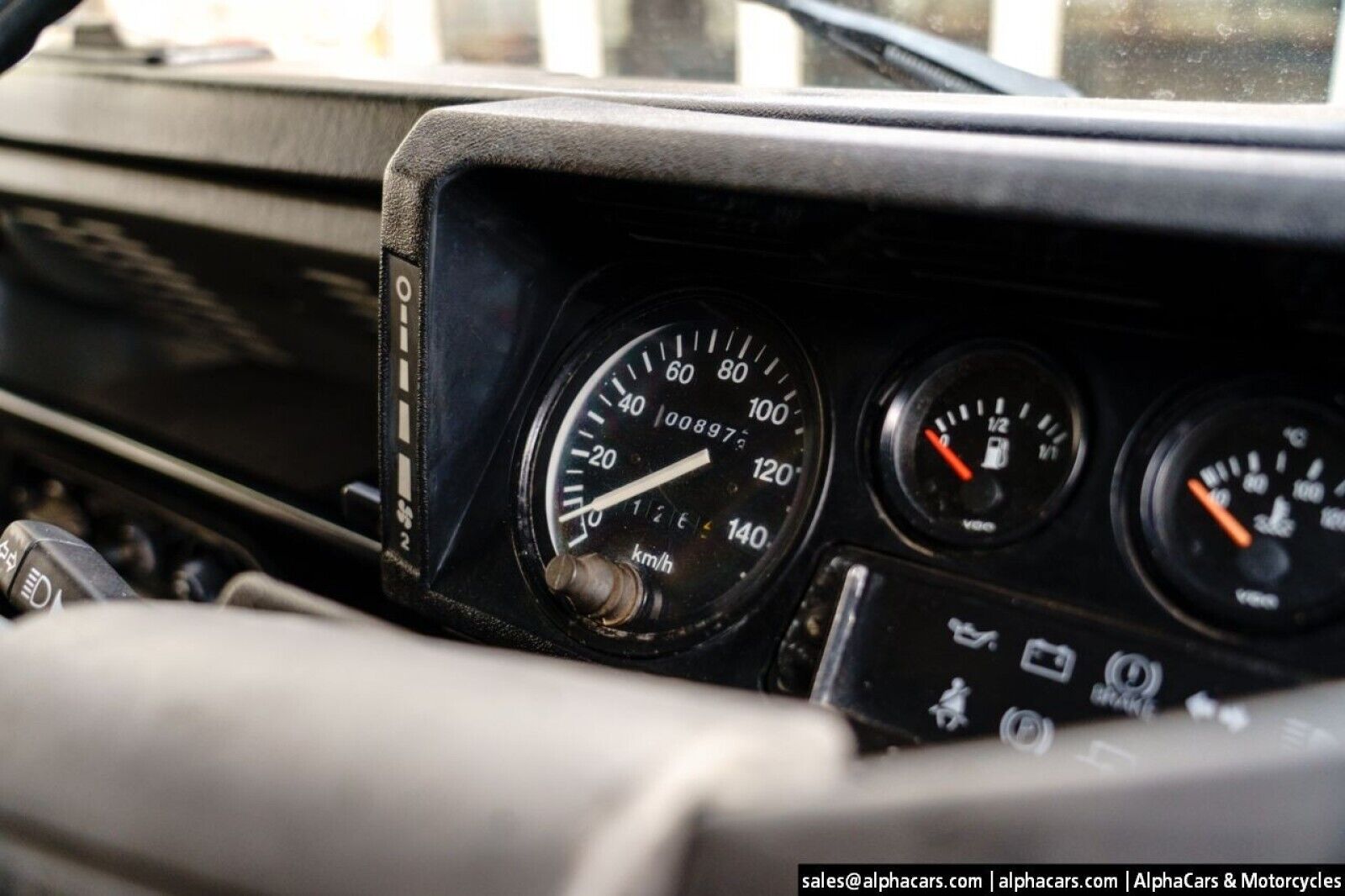 Land-Rover-Defender-1989-Pickup-Truck-38