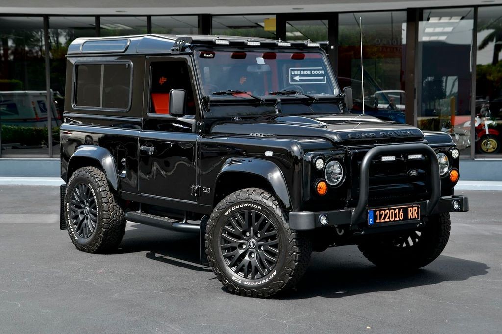 Land-Rover-Defender-1989-SUV-1