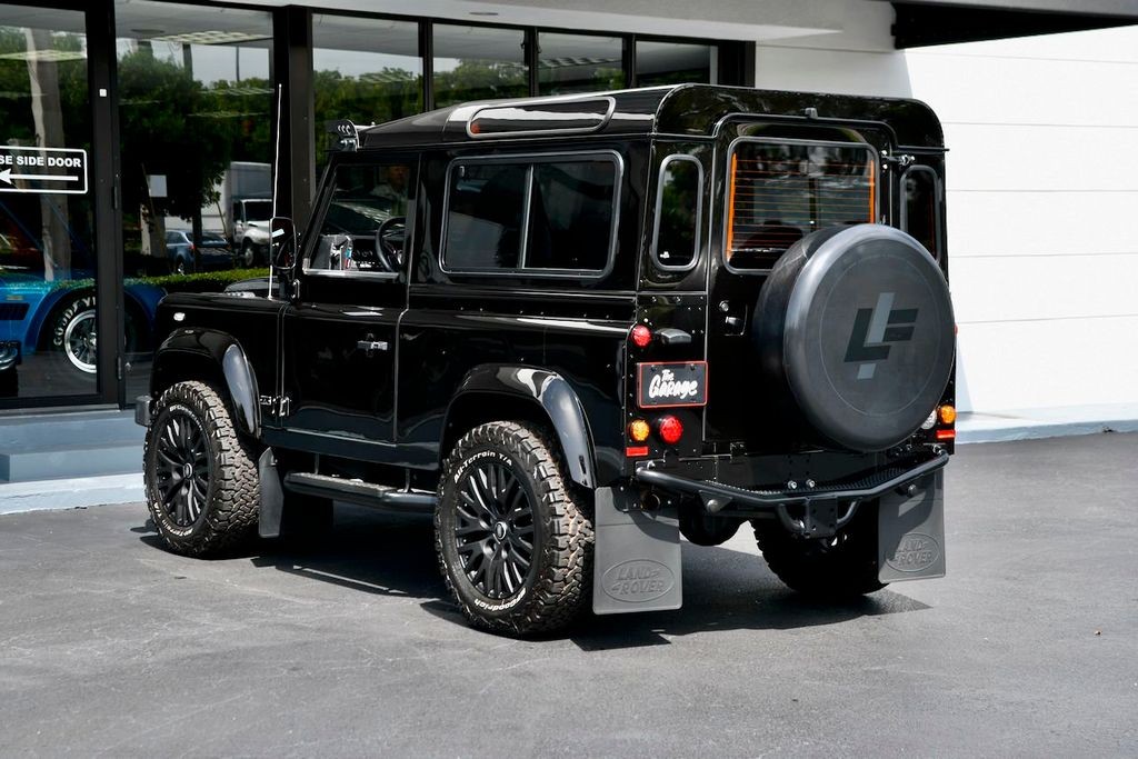 Land-Rover-Defender-1989-SUV-11