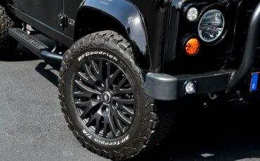 Land-Rover-Defender-1989-SUV-2