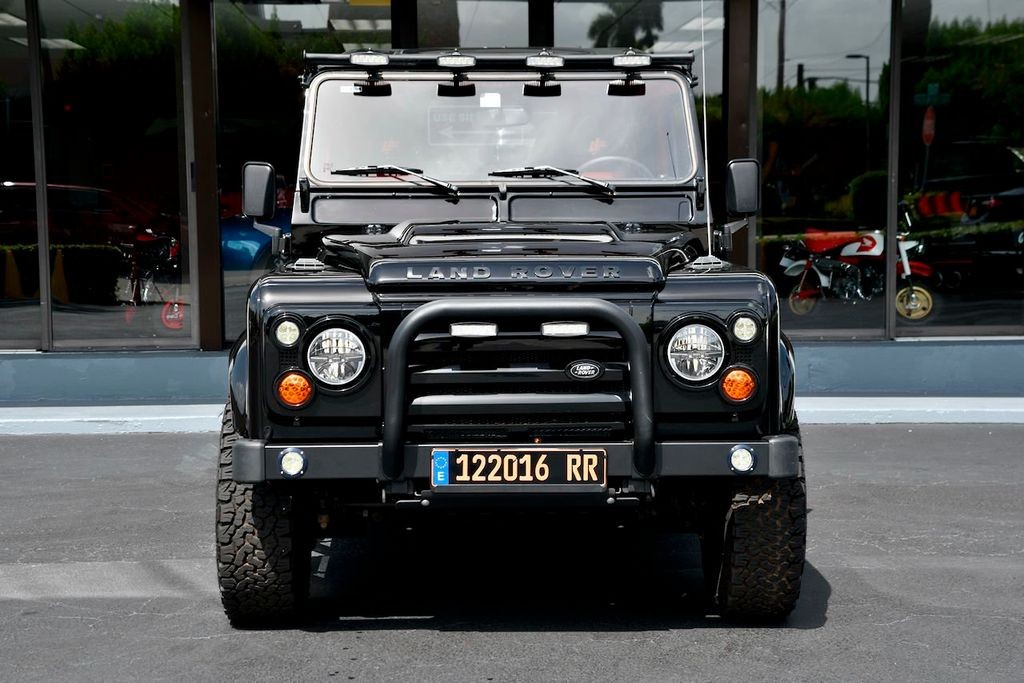 Land-Rover-Defender-1989-SUV-4