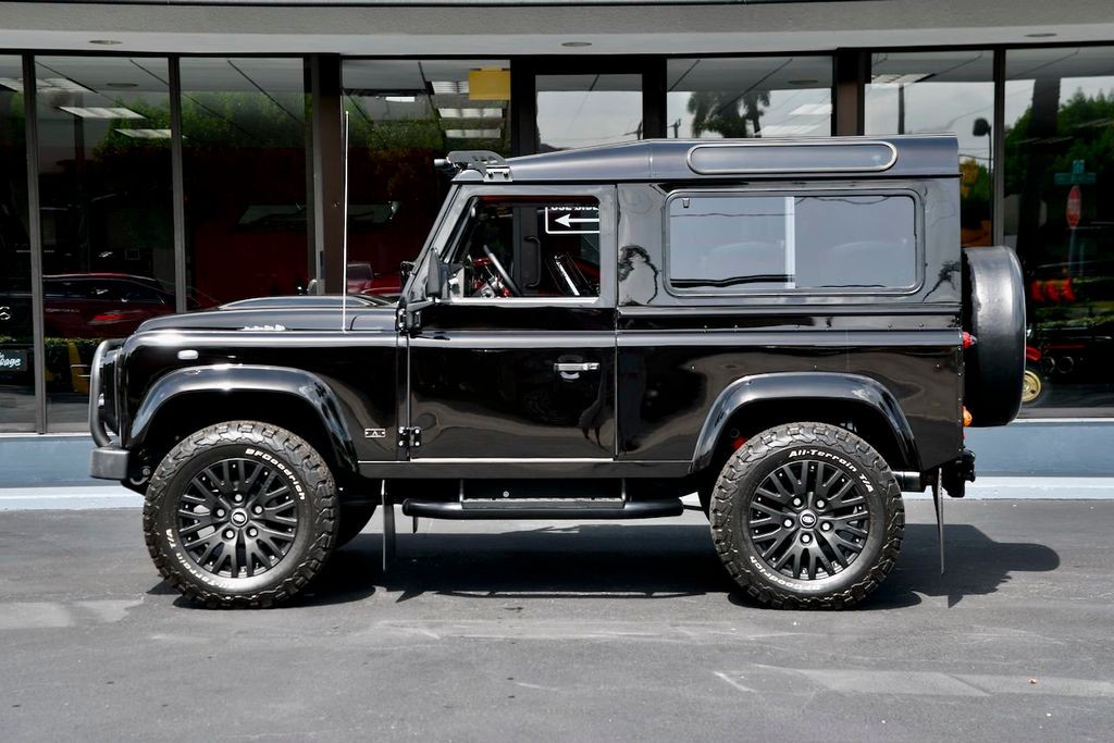 Land-Rover-Defender-1989-SUV-8