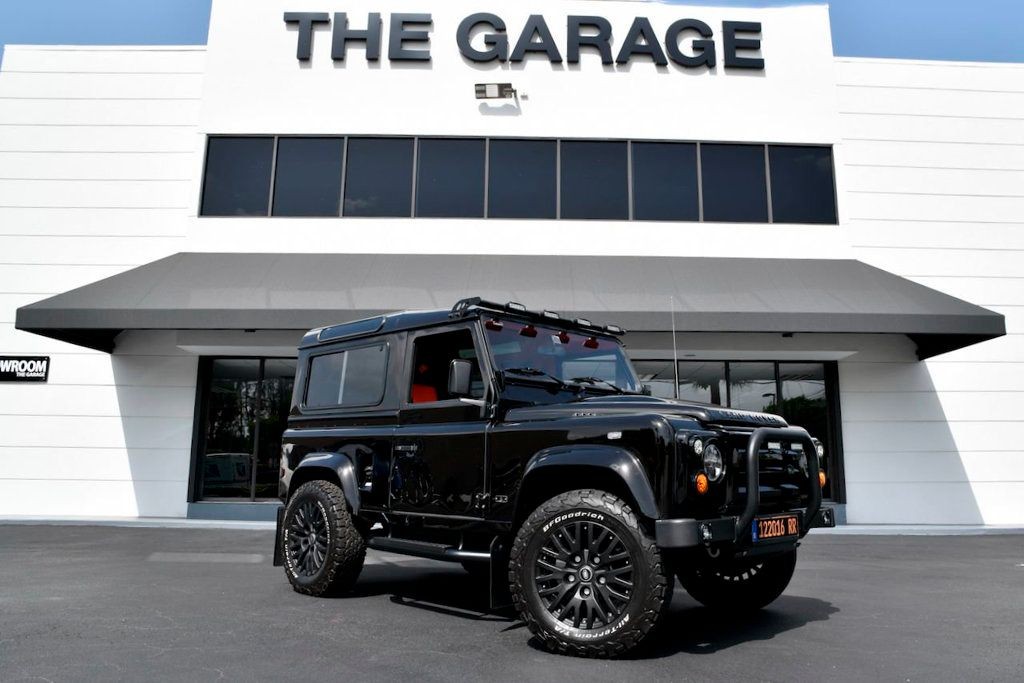 Land-Rover-Defender-1989-SUV