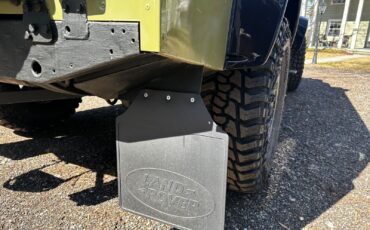 Land-Rover-Defender-1990-17