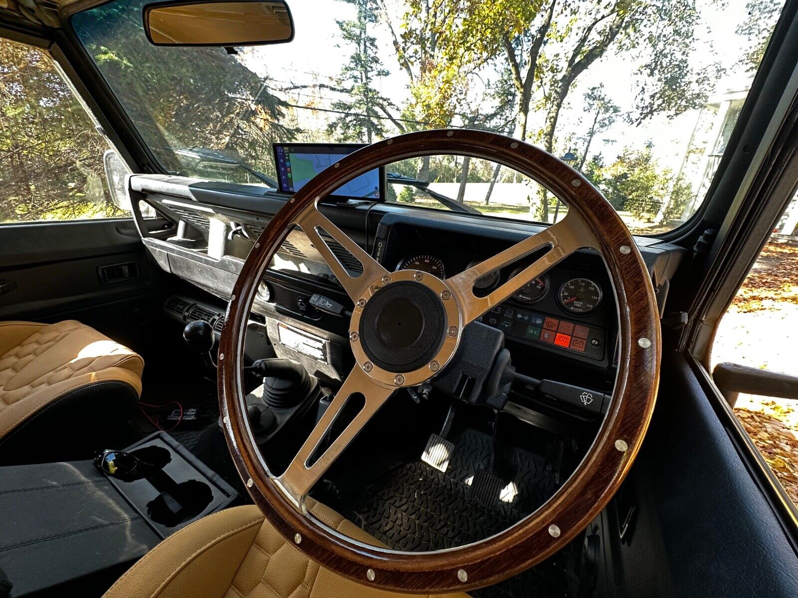 Land-Rover-Defender-1990-20