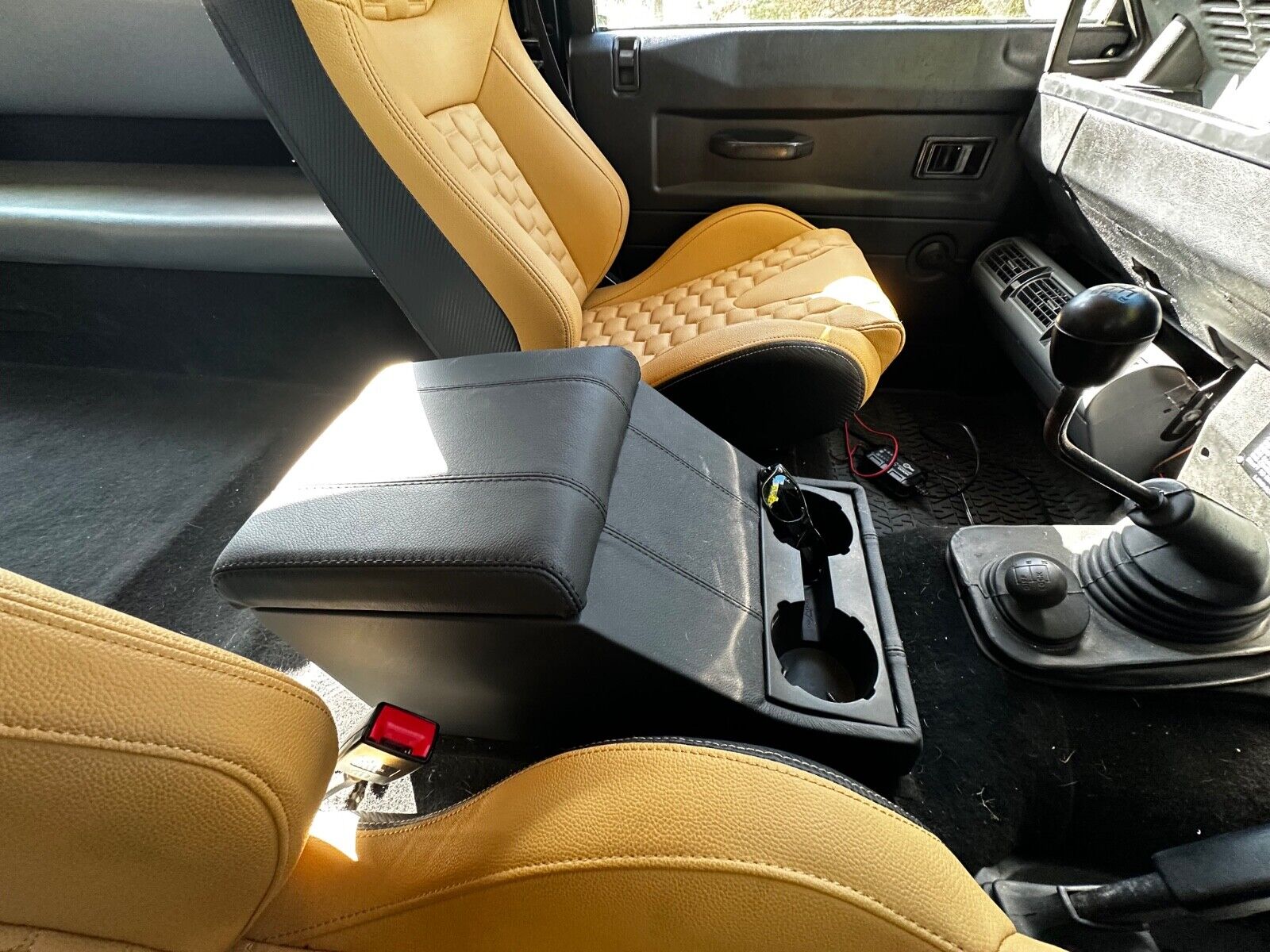 Land-Rover-Defender-1990-24