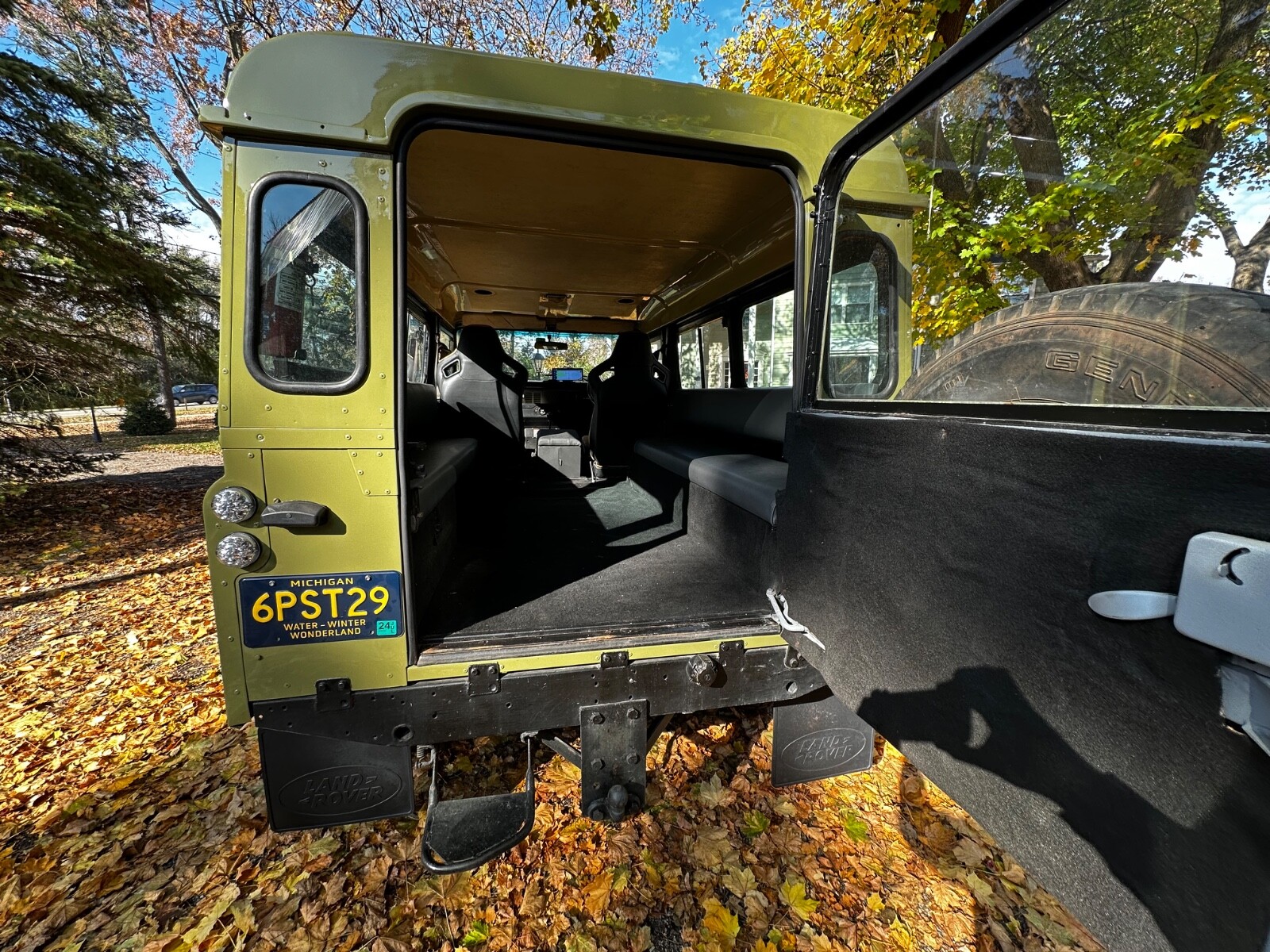 Land-Rover-Defender-1990-29